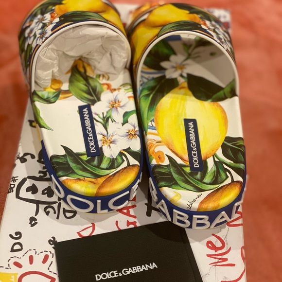 🩴rubber pool slides with signature lemon print and rubberized logo at the heel - Picture 4 of 14